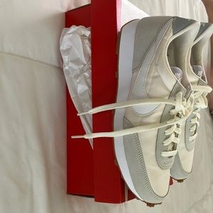 Nike daybreak,, size 8 ivory